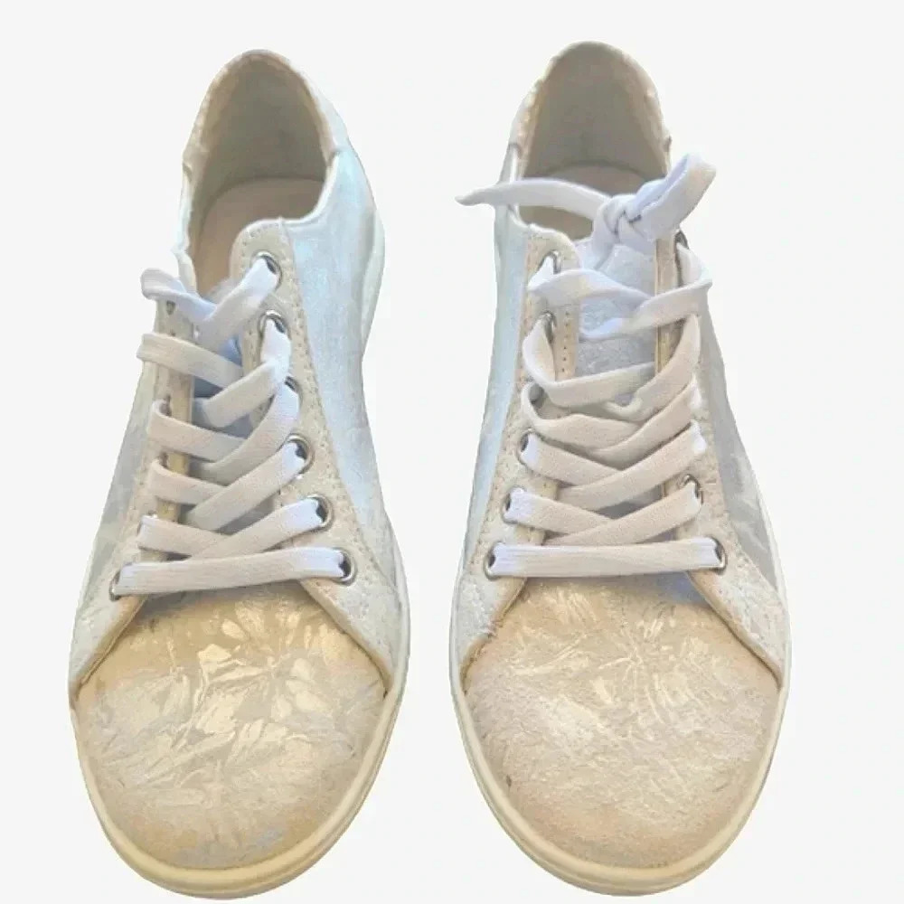 Barney's New York brushed silver patterned sneakers Size 4.5 NIB